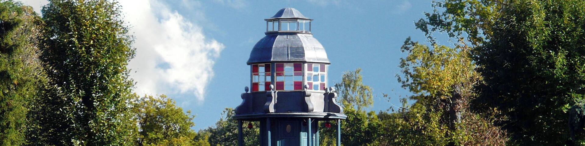 This building is indexed in the Base Mérimée, a database of architectural heritage maintained by the French Ministry of Culture, under the reference PA00099497 .