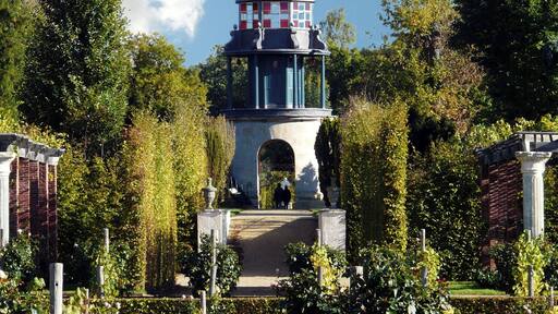 This building is indexed in the Base Mérimée, a database of architectural heritage maintained by the French Ministry of Culture, under the reference PA00099497 .
