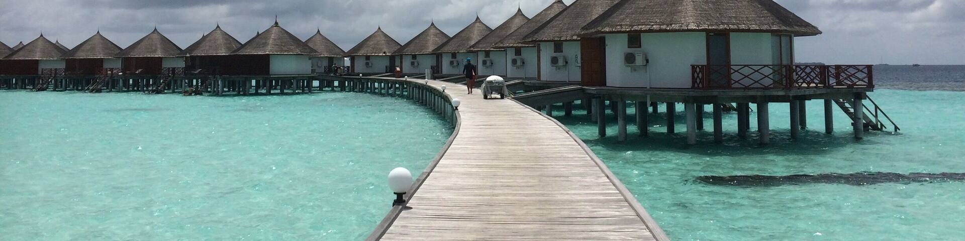 Floating chalets in Safari Resort, Maldives #Maldives #travel #landscape #nature #seascape