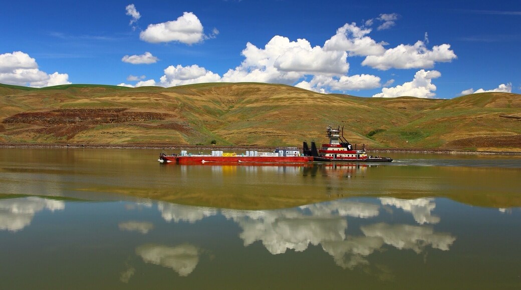 Barge on the snake River just before going through the locks at Little Goose Damb