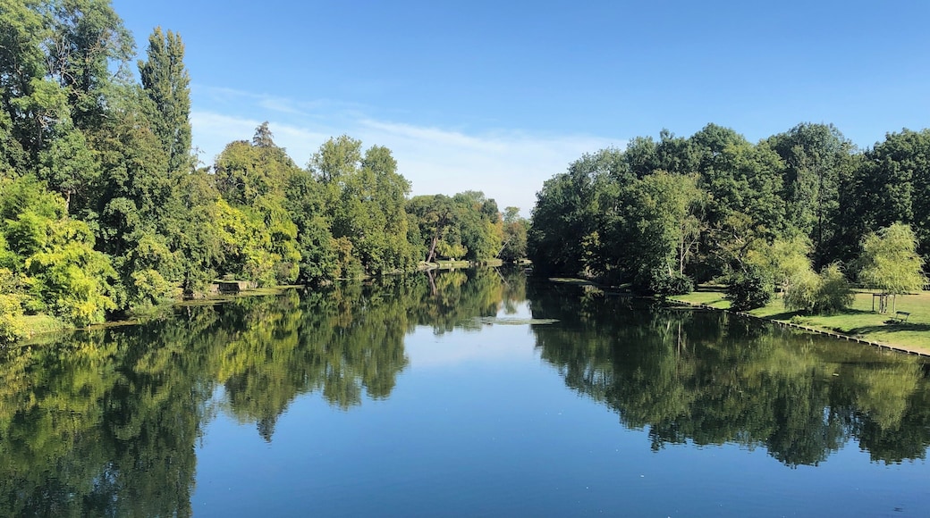 Lovely spot for lunch, artist town,