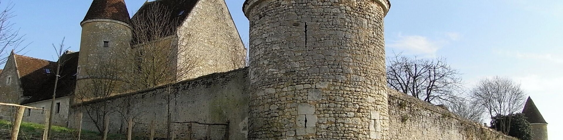 This building is inscrit au titre des Monuments Historiques. It is indexed in the Base Mérimée, a database of architectural heritage maintained by the French Ministry of Culture, under the reference PA00110749 .