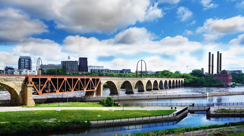Minneapolis stone arch bridge