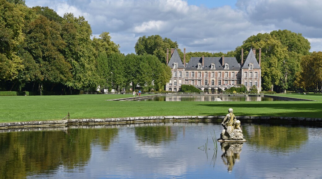 This building is indexed in the Base Mérimée, a database of architectural heritage maintained by the French Ministry of Culture, under the reference PA00087871 .