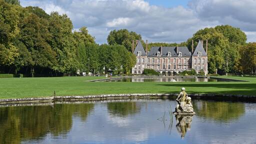 This building is indexed in the Base Mérimée, a database of architectural heritage maintained by the French Ministry of Culture, under the reference PA00087871 .