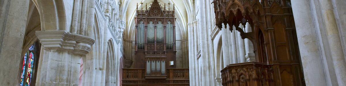 france; normandie; evreux : église saint taurin, chaire et orgu
