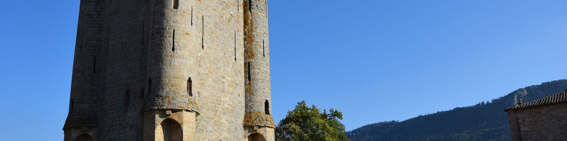 This building is indexed in the Base Mérimée, a database of architectural heritage maintained by the French Ministry of Culture, under the reference PA00102539 .