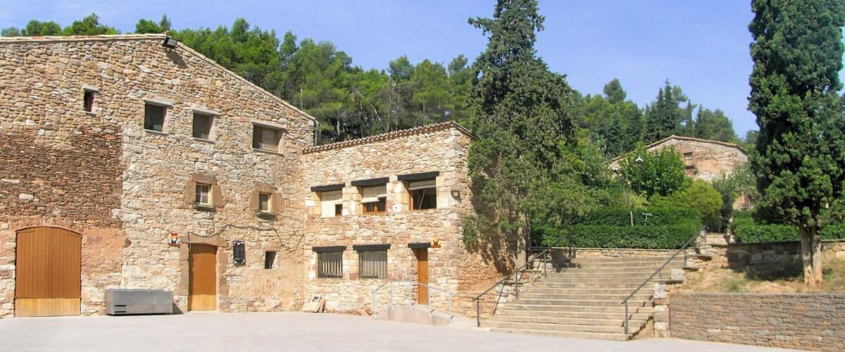 Castellnou de Bages, plaça de l'església