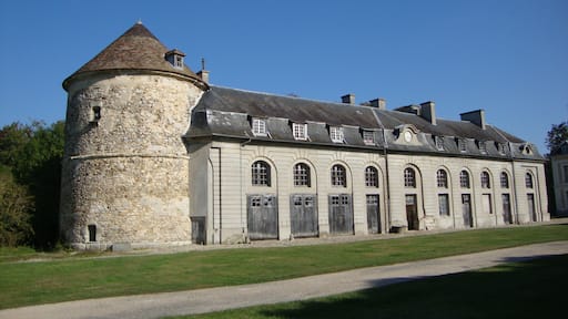 This building is classé au titre des Monuments Historiques. It is indexed in the Base Mérimée, a database of architectural heritage maintained by the French Ministry of Culture, under the reference PA00086839 .