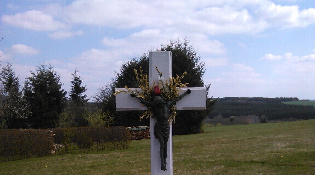 Steinkreuz mit Korpus