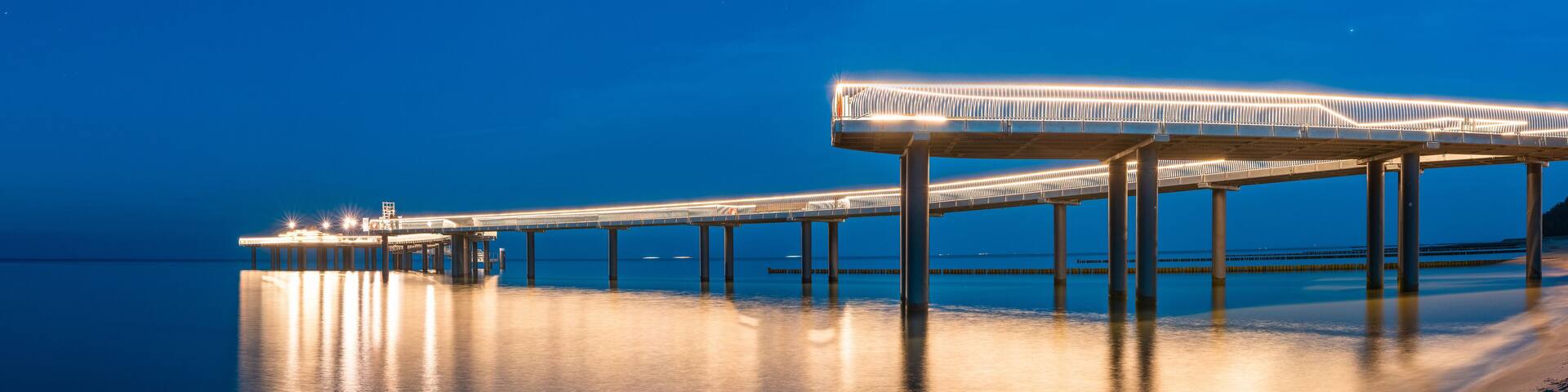 Seebrücke in Koserow auf Insel Usedom am Abend - Panorama