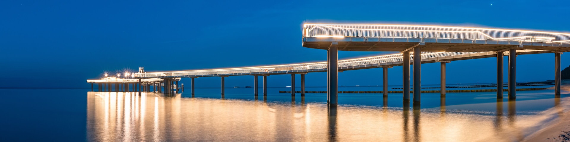 Seebrücke in Koserow auf Insel Usedom am Abend - Panorama