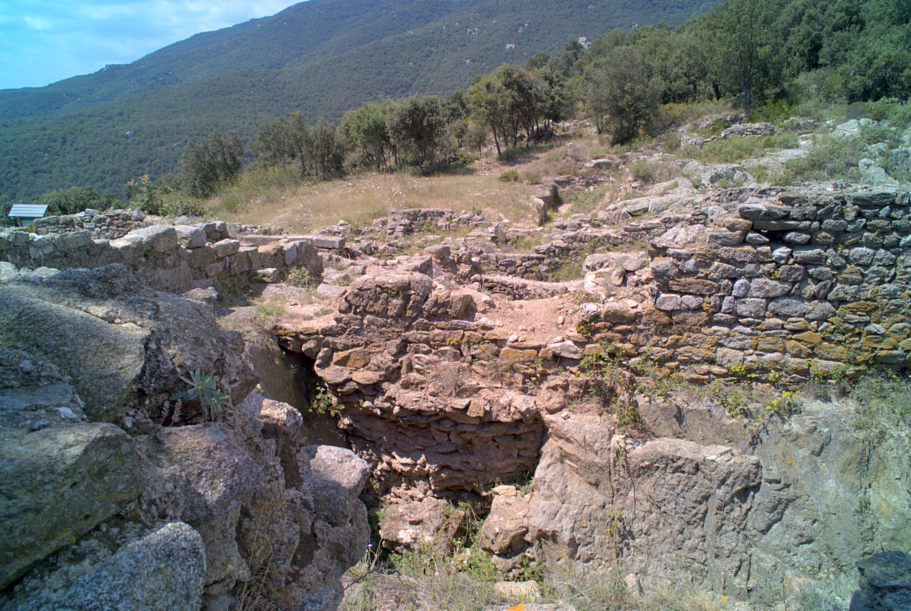 This building is classé au titre des Monuments Historiques. It is indexed in the Base Mérimée, a database of architectural heritage maintained by the French Ministry of Culture, under the reference PA66000022 .