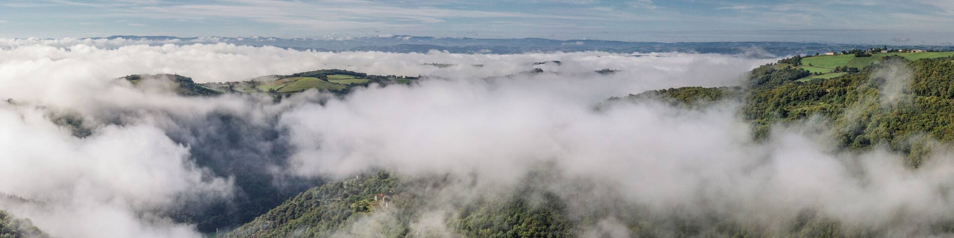 Mer de nuages dans la vallée des Raspes du Tarn