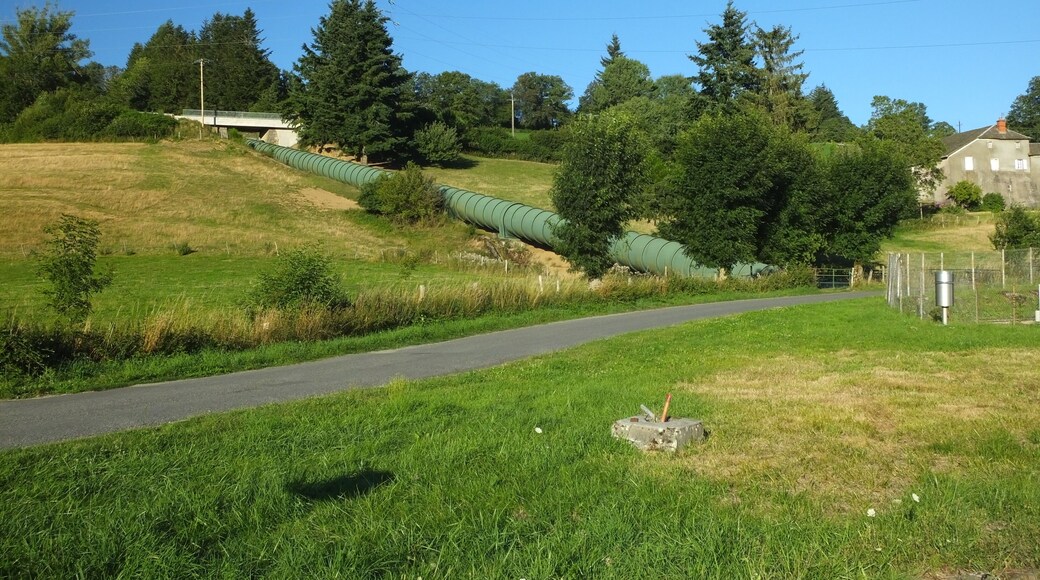 Description=The Alrance hydroelectric power station discharges into the head of the Lac de Villefranche-de-Panat, Aveyron, France which was built between 1949 and 1952 on the Alrance (river). Waters come through 10.8 km long penstocks from the Lac de Pareloup.