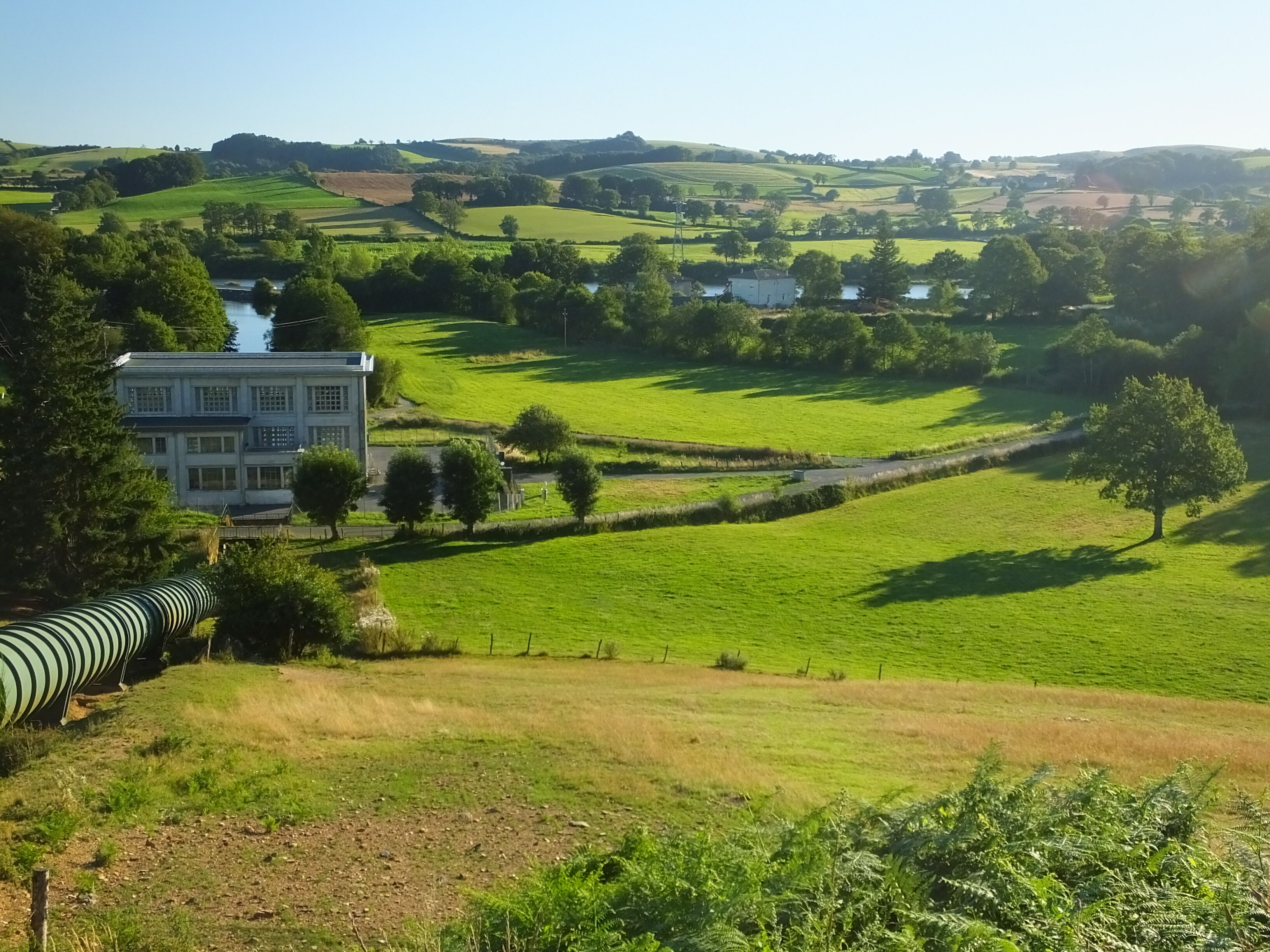 Description=The Alrance hydroelectric power station discharges into the head of the Lac de Villefranche-de-Panat, Aveyron, France which was built between 1949 and 1952 on the Alrance (river). Waters come through 10.8 km long penstocks from the Lac de Pareloup.