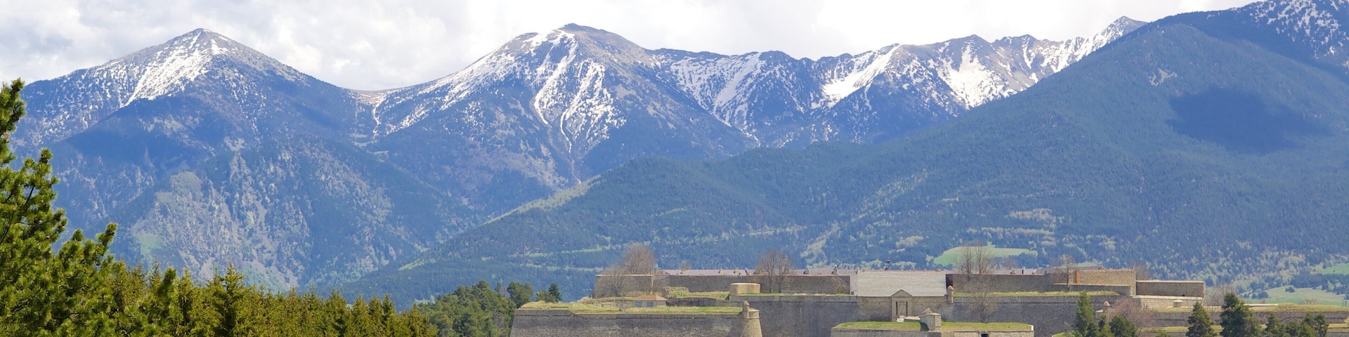 Font-Romeu-Odeillo-Via ofreciendo montañas y escenas tranquilas