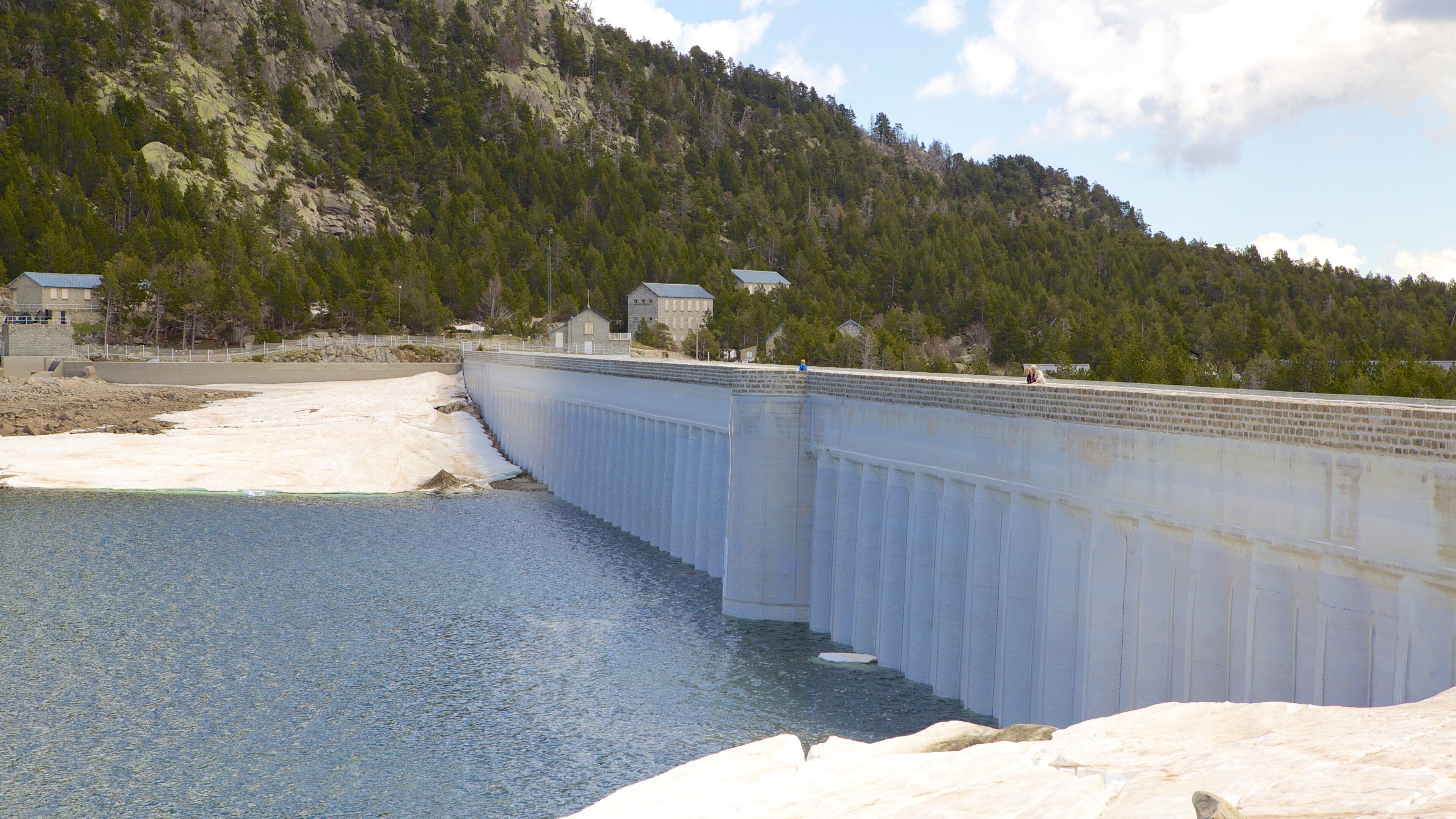 Font-Romeu-Odeillo-Via qui includes panoramas, art et art en plein air