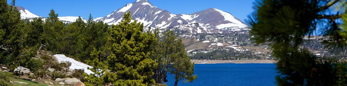 Lac des Bouillouses which includes a lake or waterhole