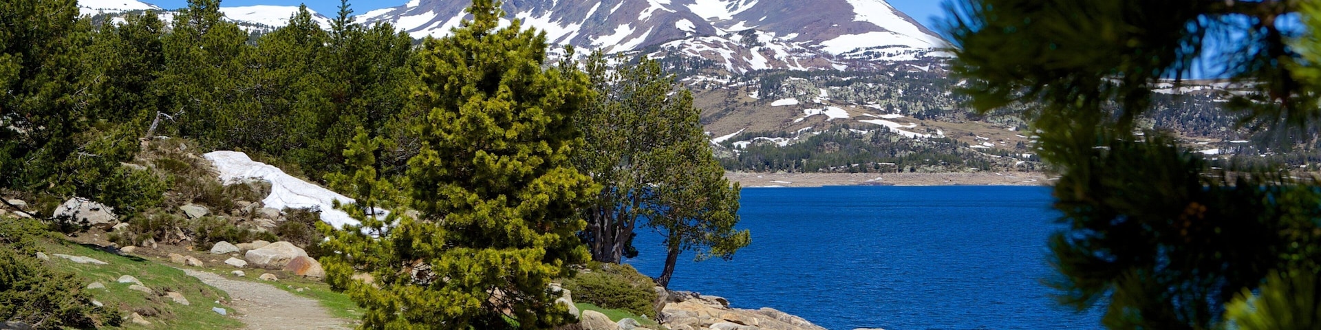 Lac des Bouillouses which includes a lake or waterhole