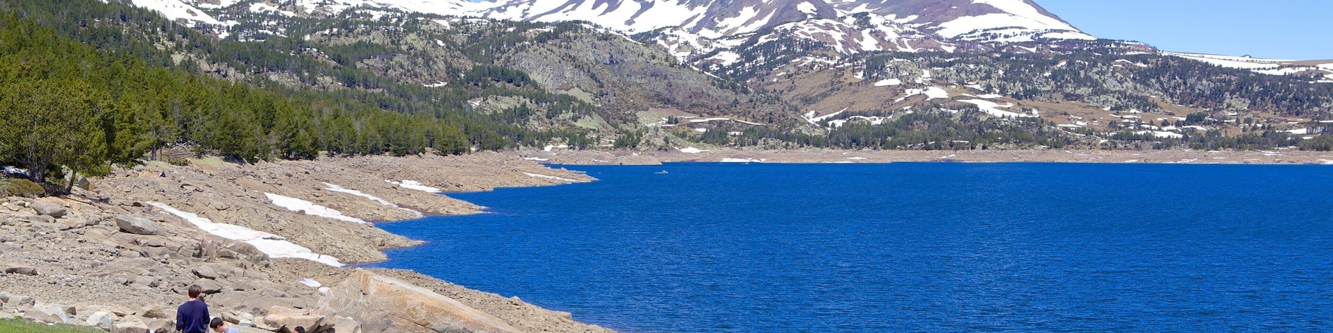 Font-Romeu-Odeillo-Via which includes general coastal views, mountains and landscape views