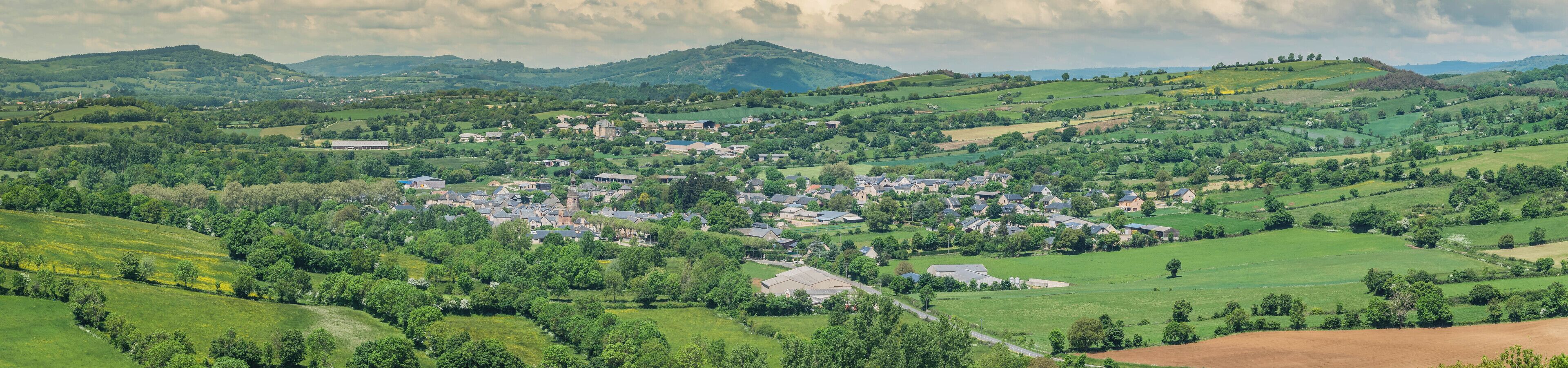 NOTE: This image is a panorama consisting of multiple frames that were merged or stitched in software. As a result, this image necessarily underwent some form of digital manipulation. These manipulations may include blending, blurring, cloning, and color and perspective adjustments. As a result of these adjustments, the image content may be slightly different than reality at the points where multiple images were combined. This manipulation is often required due to lens, perspective, and parallax distortions.