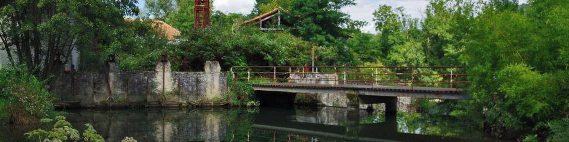 Canal d'amenée d'eau.