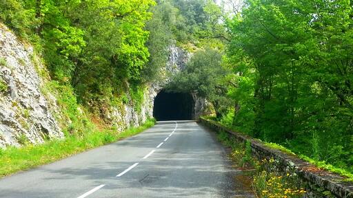 Tunnel dans la vallée du Lot
