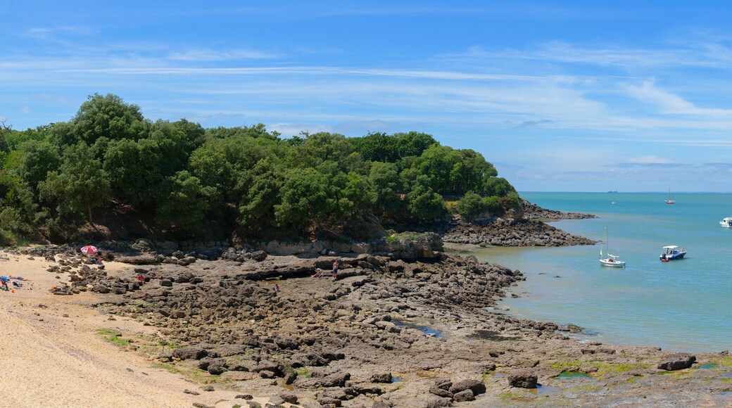 Panoramique d'une crique d'une des criques de l'ile d'Aix.