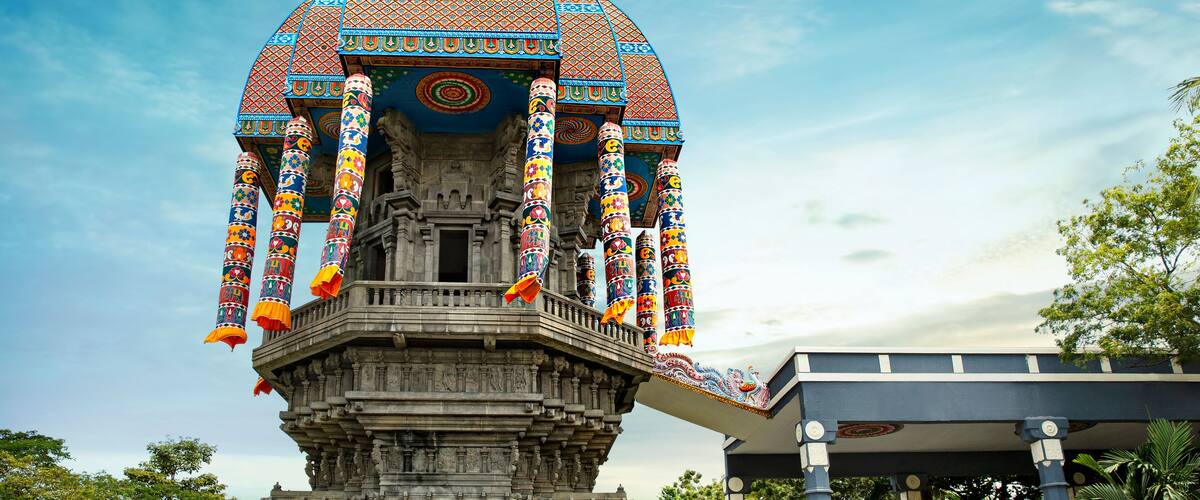 beautiful view of valluvar kottam,auditorium, monument in chennai, tamil nadu, india.
the monument is 39 meter high (128 feet) stone car, Replica of the famous temple chariot of Thiruvarur.thiruvallur