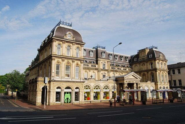 The Great Hall Arcade This large building opposite the railway station is a high quality shopping arcade. It also houses the Tunbridge Wells branch of the BBC, Radio Kent & a BBC shop.