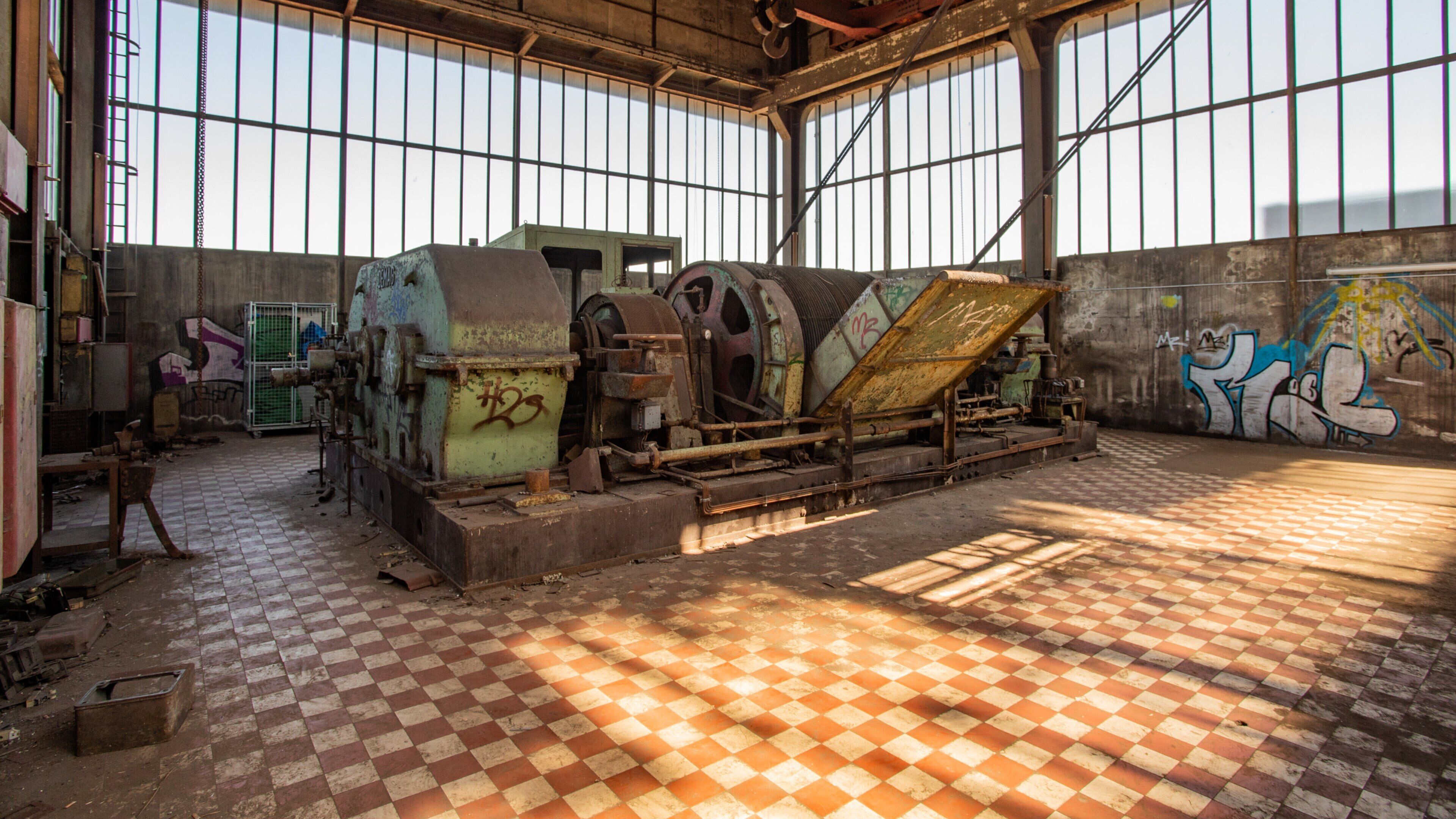 Phoenix-West which includes interior views and heritage elements