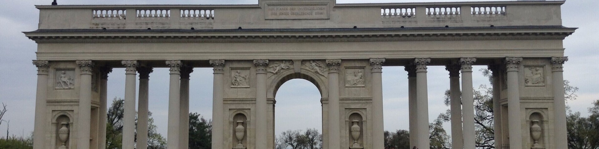This neoclassical colonnade built in the 19th century, is situated 2.5 km from Valtice, near the Czech-Austrian border.
Serves as a lookout platform - great views of surrounding area, which forms the Valtice-Lednice Cultural Landscape, inscribed on the list of UNESCO World Heritage Sites in 1996.
#UNESCO #architecture