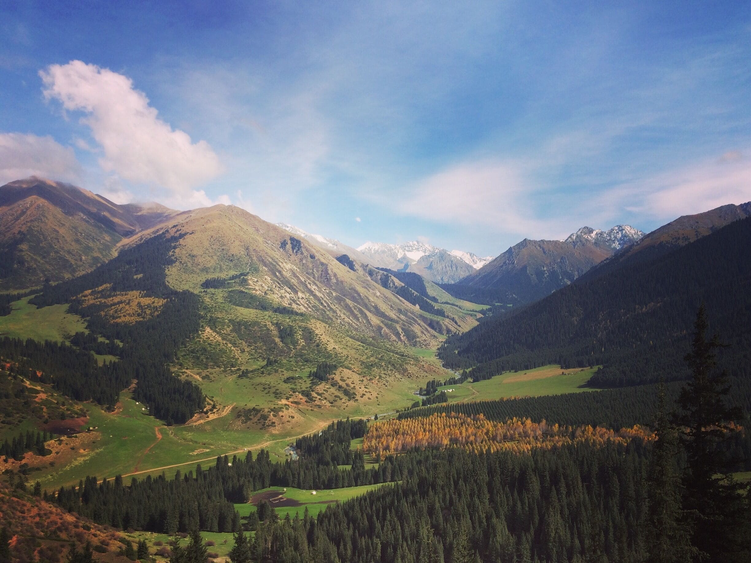 One of the many amazing views of the mountains in Kyrgyzstan, one of the most beautiful countries that i've ever visited and probably will visit. 