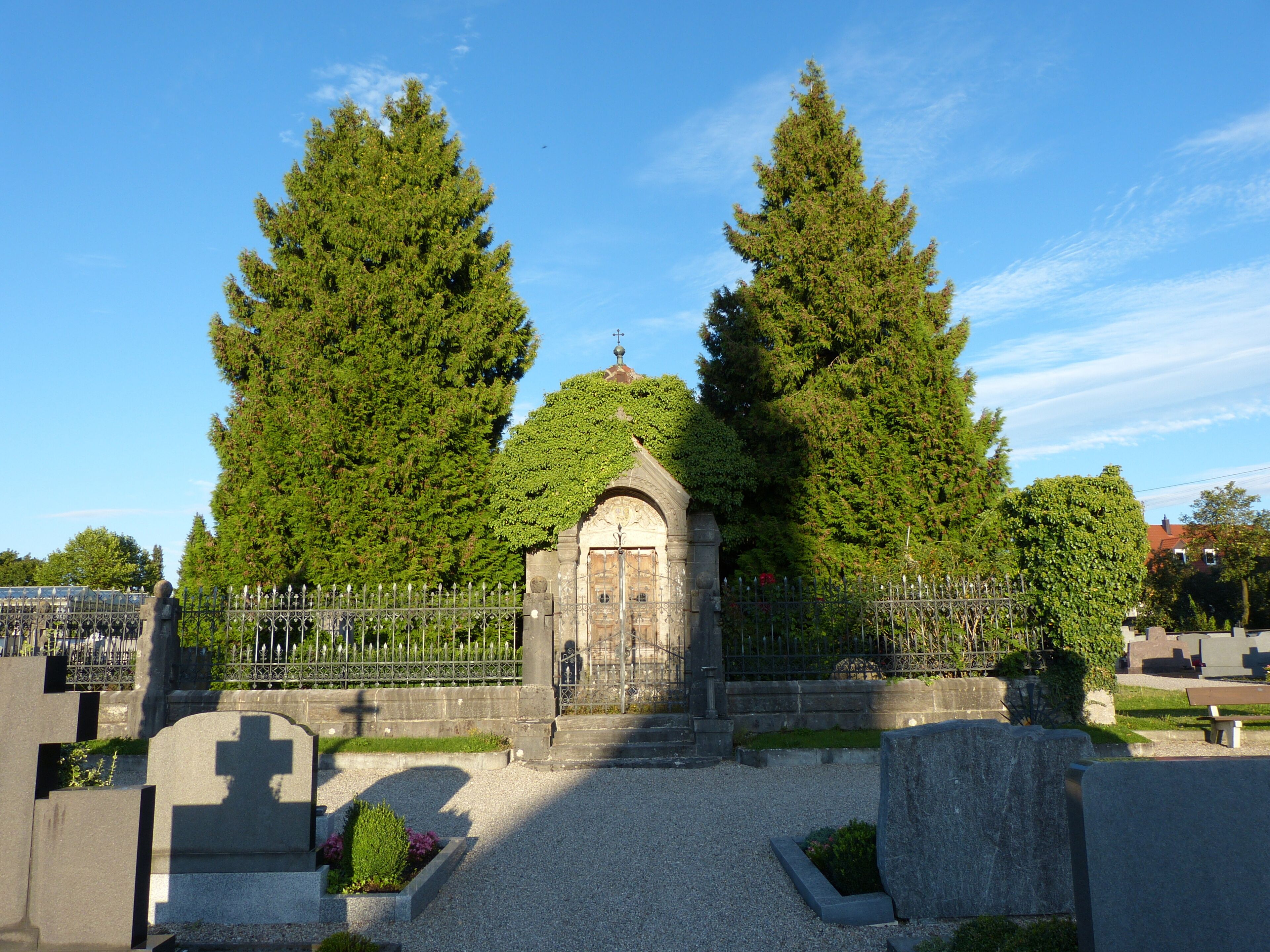 This is a photograph of an architectural monument. It is on the list of cultural monuments of Bayern, no. D-7-78-115-37
