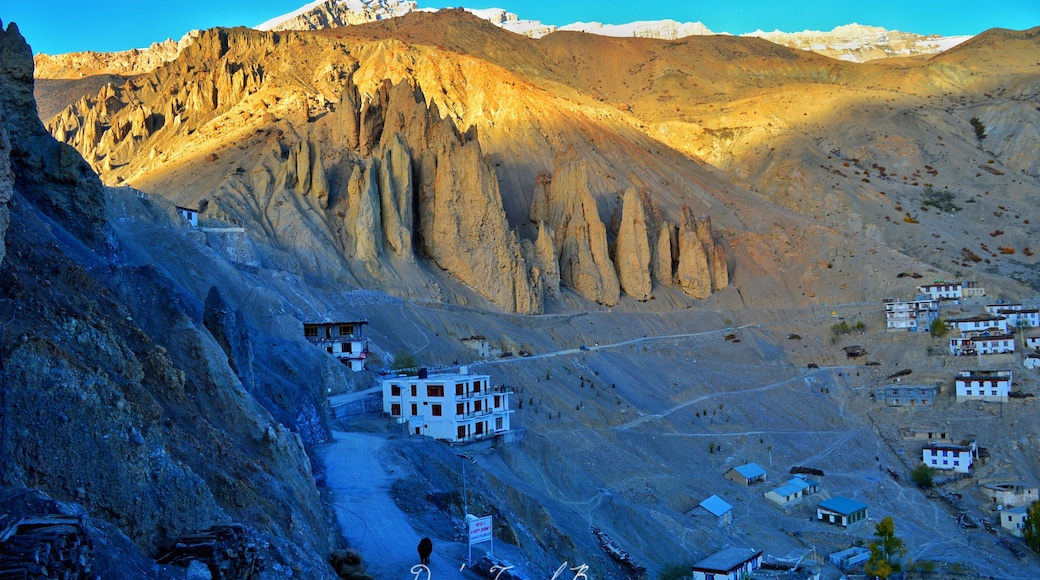 And the story continues...
.
When the bus dropped me in the mid of no where and the driver said that it was Dhankar, I was hoping that I had reached there but I was quite wrong. I could see nothing but just a board reading that Dhankar monestry was still 8 odd kilometeres from that point and that's too at a good altitude. No means of transport were available there. So hiking was the only option.
.
Though initially I thought hiking eight kms should not be that difficult for me but very soon I had realized that I was wrong again.
.
Actually, there were two ways to hike from there. One was the main road and second was through the mid of hills and I decided to climb the hills which was certainly more challenging. Initially, it was fun and I was enjoying it but soon cold and high altitude started making it quite difficult.
.
My breathes became heavier all of sudden and I could feel the sudden change in altitude. And by that time, the Sun was also coming down. At that point, I was really hoping for some car or vehicle to pass by so that I could ask for some help but forget about vehicle, I was not able to see not even a single life there. .
What happened next? Will share with you all tomorrow. 😊 .
.
.
.
.
.
.
. .
.
.
. .
.
#yourshotphotographer #NGTDailyShot #Natgeotravel #CNtravelerindia #Beautifuldestinations #LonelyPlanetIndia #Earthescope #theweekoninstagram
#IncredibleIndia #_soi #igramming_india #indiatravel #indiatourism #travelrealindia #Lifewelltravelled #travelbug #traveladdict #travellife #travels #travelgram #instatravel #instatraveling #instapassport #travelblog #travelblogger #passionpassport #ilovetravel #sky #nakedplanet #himalayas
#troveron #Lifeatexpedia #troveontuesday #troveron #Lifeatexpedia #GoldenHour #sunset