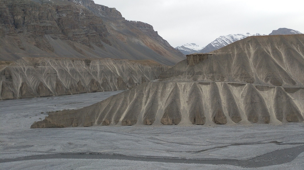 Shapes of hills are so beautiful, it seems someone has carved them like this. :)
Mind-boggling hills. <3
#LifeAtExpedia