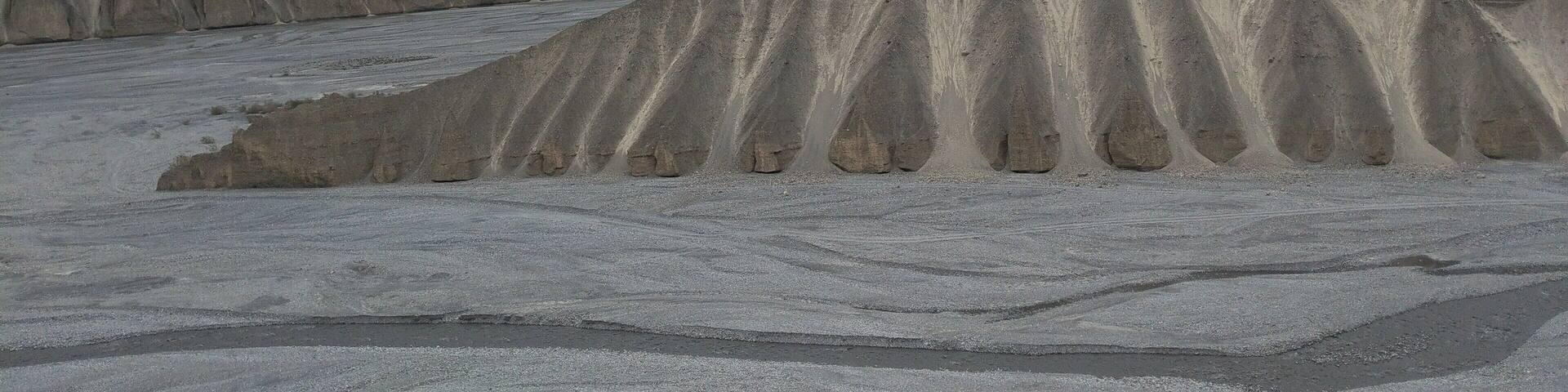 Shapes of hills are so beautiful, it seems someone has carved them like this. :)
Mind-boggling hills. <3
#LifeAtExpedia