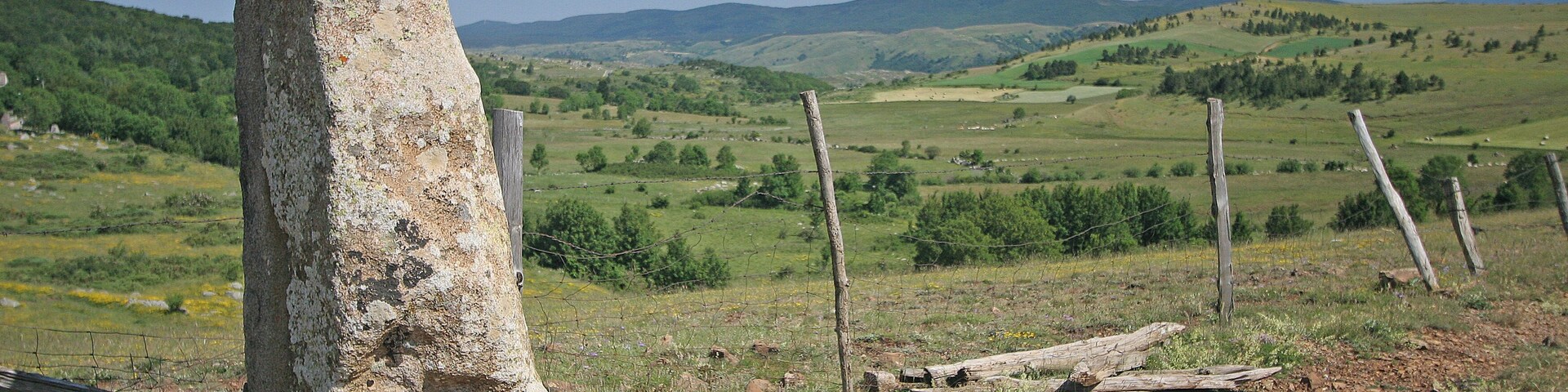 This building is indexed in the Base Mérimée, a database of architectural heritage maintained by the French Ministry of Culture, under the reference PA00103793 .