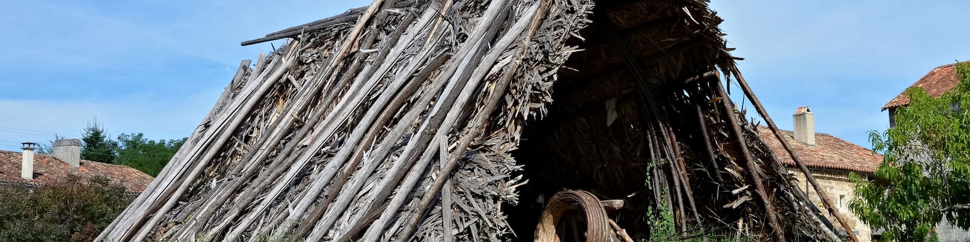 Traditionnal cabin where chestnut circles were made for 19th century barrels in ForĂȘt d'Horte, near Combiers, Charente, France.