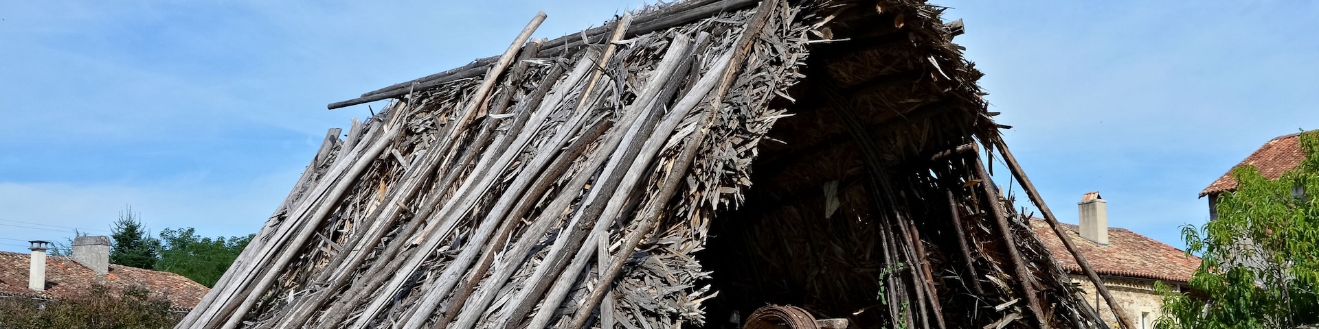 Traditionnal cabin where chestnut circles were made for 19th century barrels in ForĂȘt d'Horte, near Combiers, Charente, France.