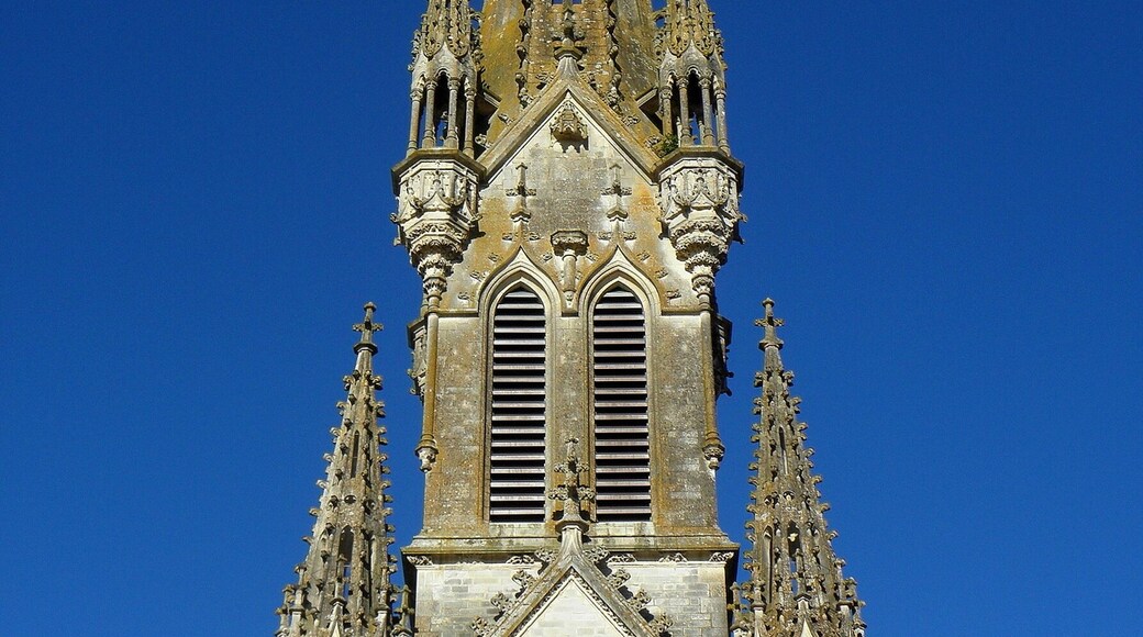 Façade occidentale de l'église Saint-Martin de Balazé (35).