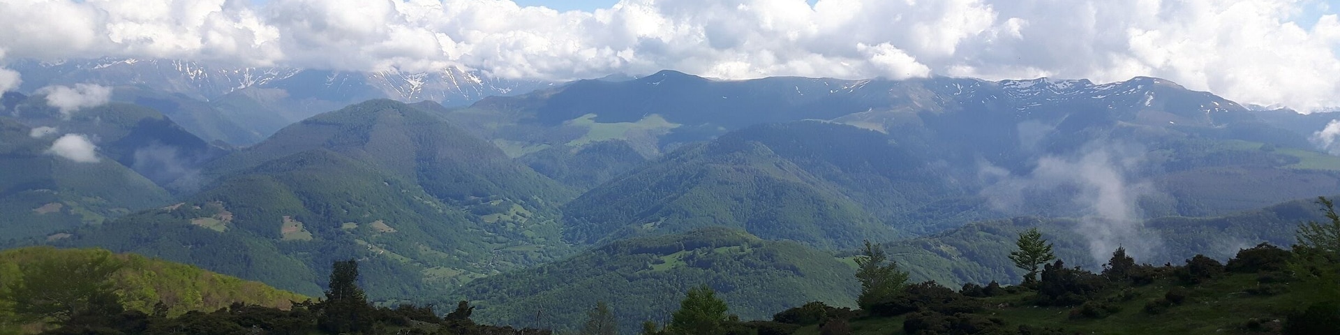 Very extraordinary place to do hiking in mountains !