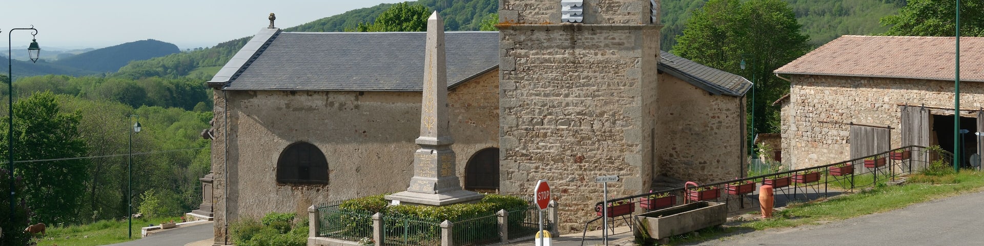 Église Saint-Vincent de Lavoine, dans l'Allier.