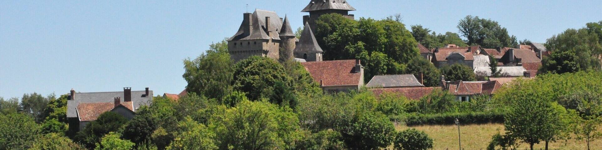This chateau is tiny compared to the famous nearby Hautefort castle but it has its own charm. The castle was partially destroyed by the Germans during the Second World War because of its owner's involvement in the Resistance, but rebuilt following the war. It still belongs to the same ancient family but opens once a year for visitors.