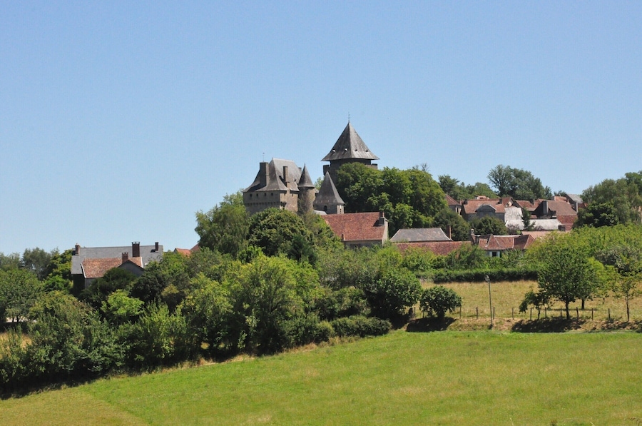 This chateau is tiny compared to the famous nearby Hautefort castle but it has its own charm. The castle was partially destroyed by the Germans during the Second World War because of its owner's involvement in the Resistance, but rebuilt following the war. It still belongs to the same ancient family but opens once a year for visitors.