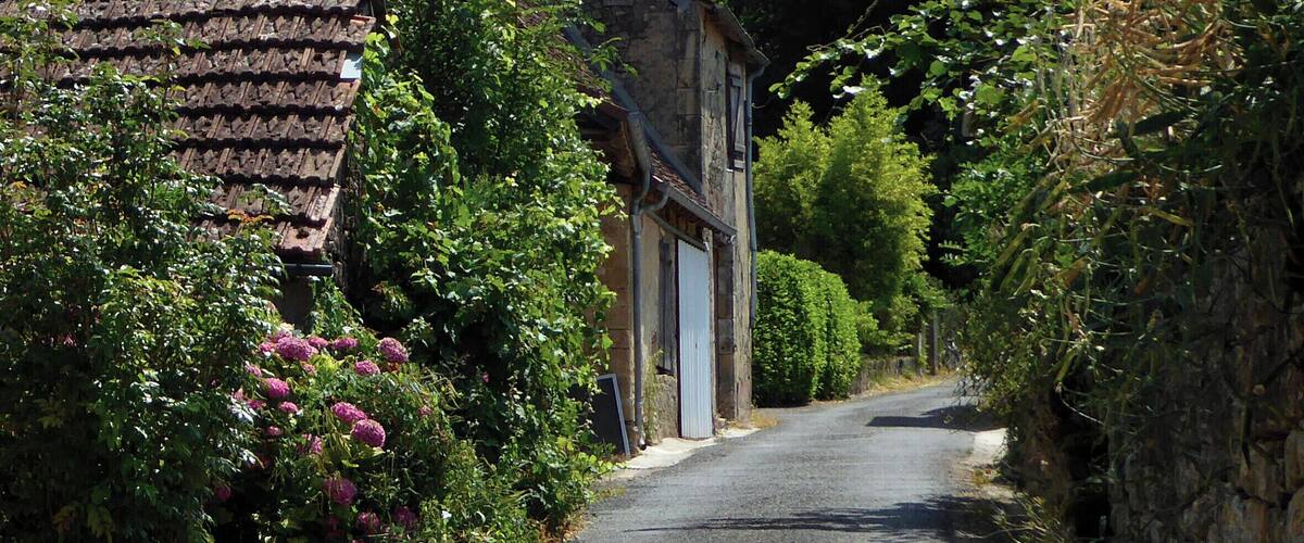 This road leads to the viewpoint.
