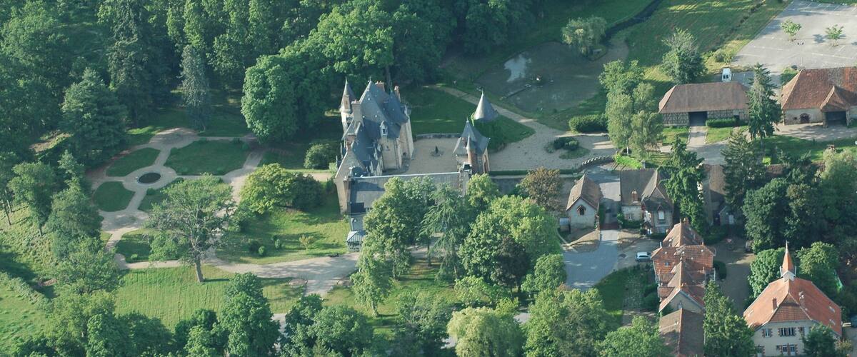 château (NEUVY,FR03)