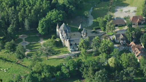 château (NEUVY,FR03)