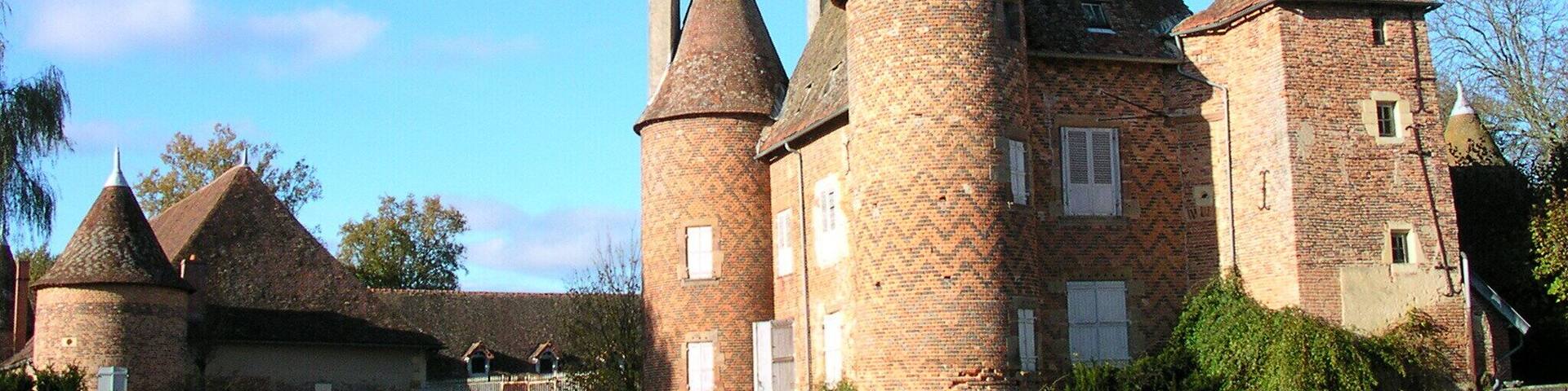 Le chĂąteau de la Cour Ă Chapeau, Allier